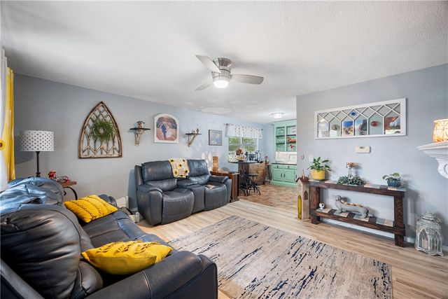 217 Hillcrest Drive, Neosho, MO 64850