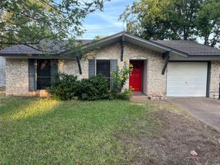 8518 Woodstone DR, Austin, TX 78757