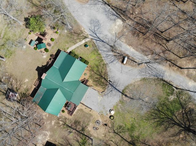 130 Wayne Threatt Rd, Dover, TN 37058