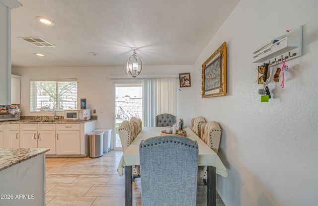 7530 W ROMA Avenue, Phoenix, AZ 85033