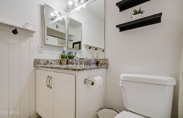 7530 W ROMA Avenue, Phoenix, AZ 85033