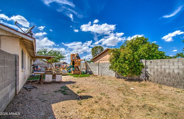 7530 W ROMA Avenue, Phoenix, AZ 85033