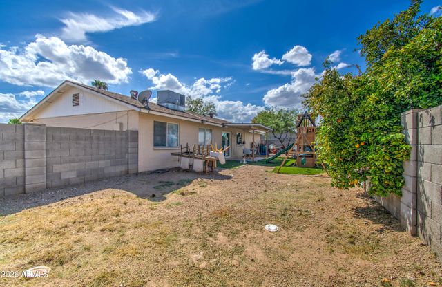 7530 W ROMA Avenue, Phoenix, AZ 85033
