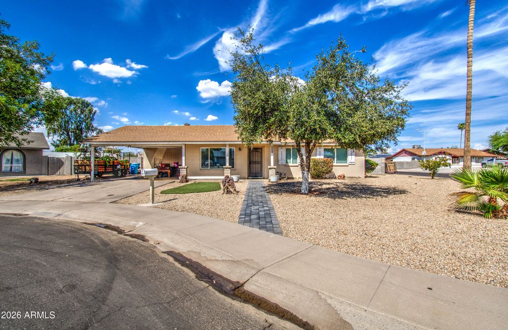 7530 W ROMA Avenue, Phoenix, AZ 85033 — photo 2