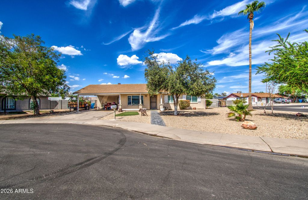 7530 W ROMA Avenue, Phoenix, AZ 85033 — photo 3