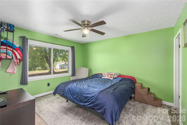 20 Lionel Place, Asheville, NC 28806