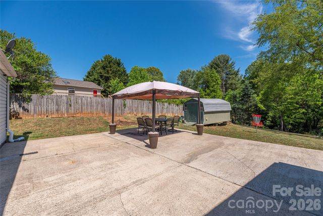 20 Lionel Place, Asheville, NC 28806