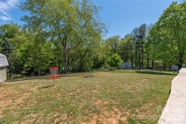 20 Lionel Place, Asheville, NC 28806