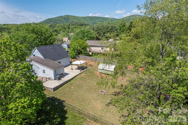 20 Lionel Place, Asheville, NC 28806
