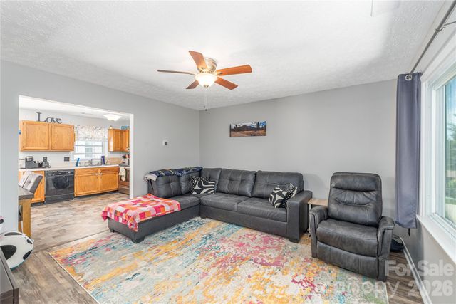 20 Lionel Place, Asheville, NC 28806