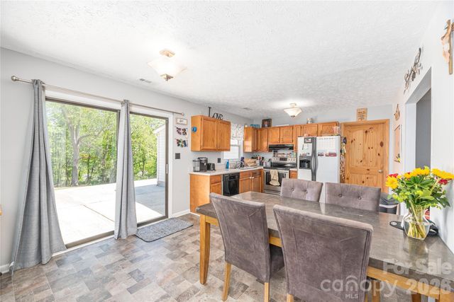 20 Lionel Place, Asheville, NC 28806