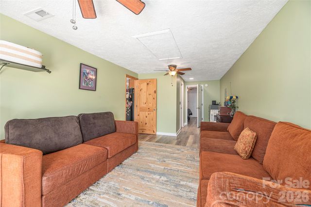 20 Lionel Place, Asheville, NC 28806