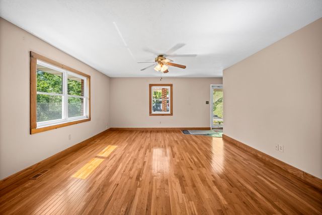 4459 5th Street Road, Huntington, WV 25701