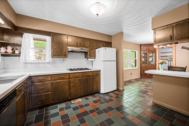 4459 5th Street Road, Huntington, WV 25701