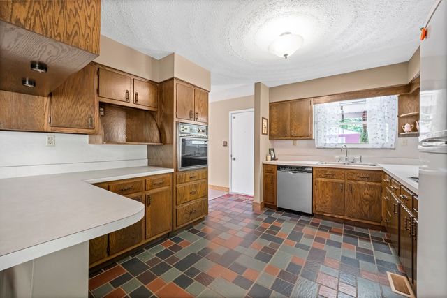 4459 5th Street Road, Huntington, WV 25701