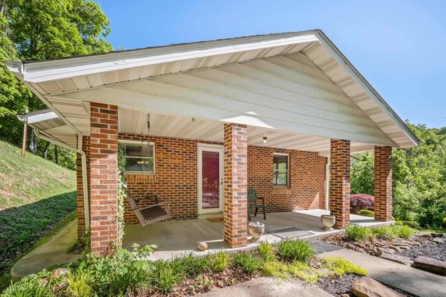 4459 5th Street Road, Huntington, WV 25701