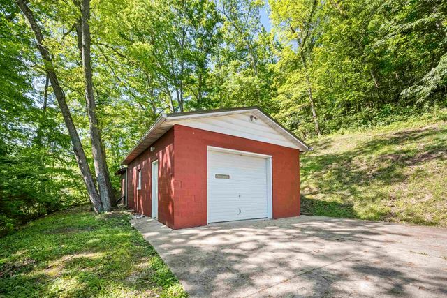 4459 5th Street Road, Huntington, WV 25701
