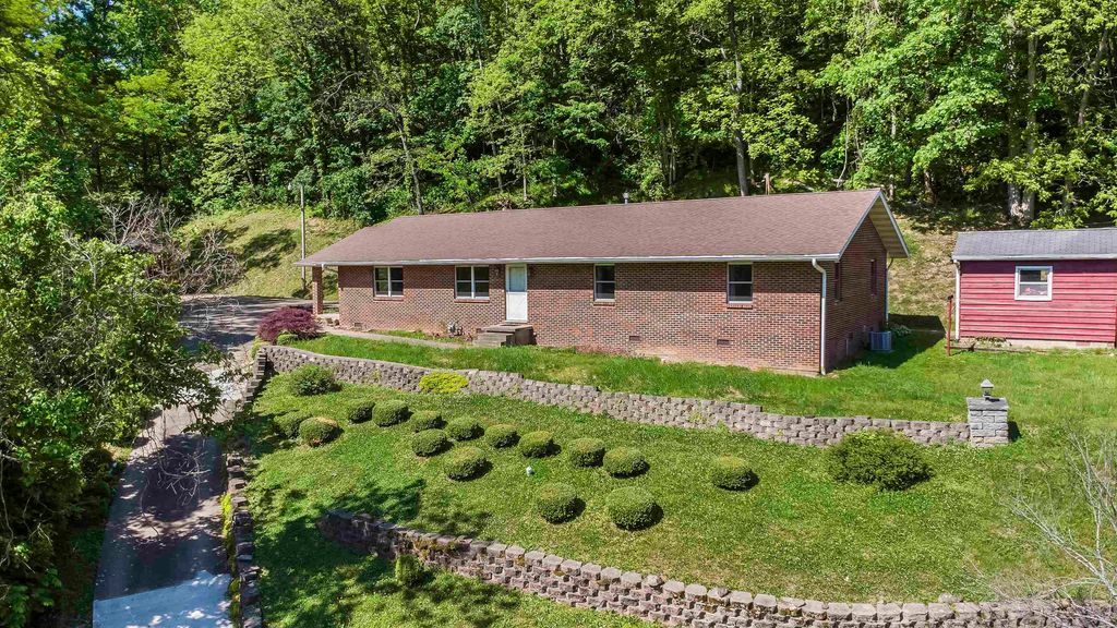 4459 5th Street Road, Huntington, WV 25701