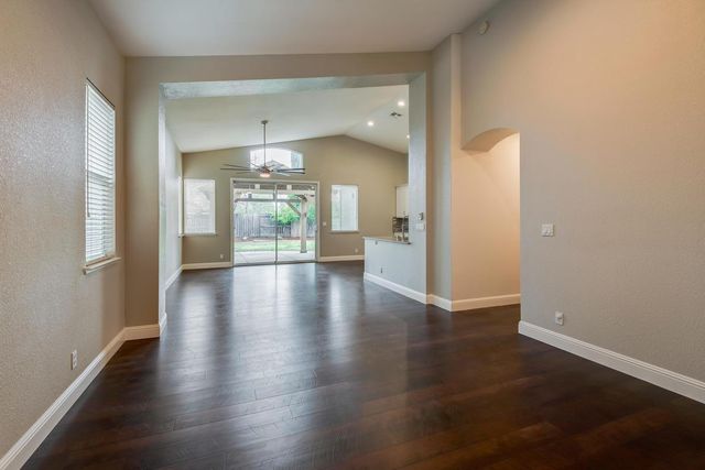 392 Creach Ct, Folsom, CA 95630