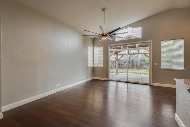 392 Creach Ct, Folsom, CA 95630