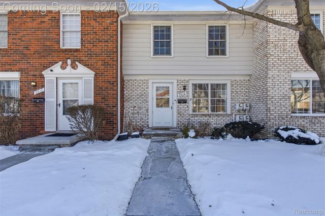 2618 Seaton Circuit S, Warren, MI 48091