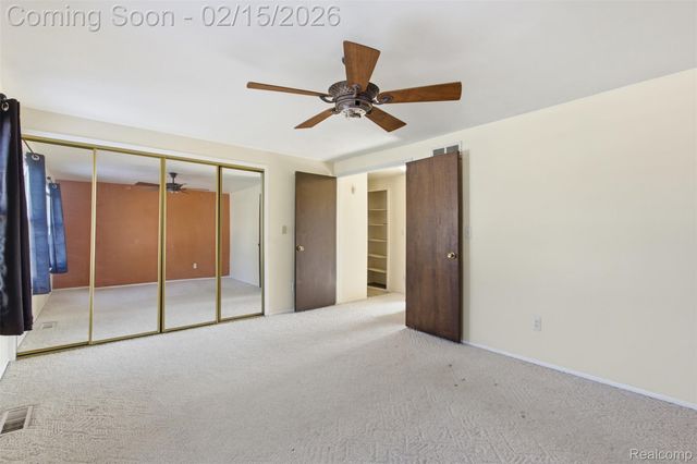 2618 Seaton Circuit S, Warren, MI 48091