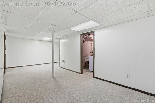 2618 Seaton Circuit S, Warren, MI 48091