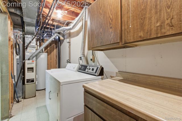 2618 Seaton Circuit S, Warren, MI 48091