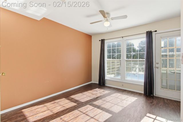 2618 Seaton Circuit S, Warren, MI 48091