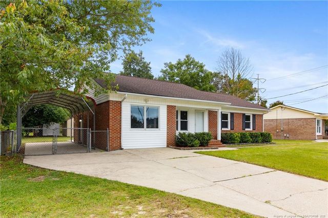 5889 Hunting Ridge Road, Hope Mills, NC 28348