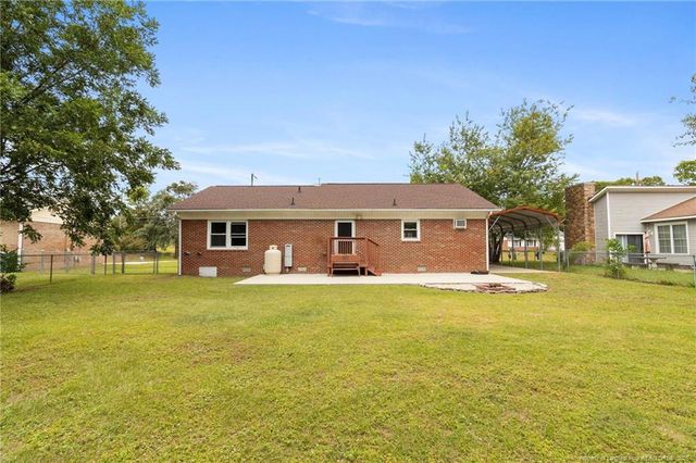 5889 Hunting Ridge Road, Hope Mills, NC 28348