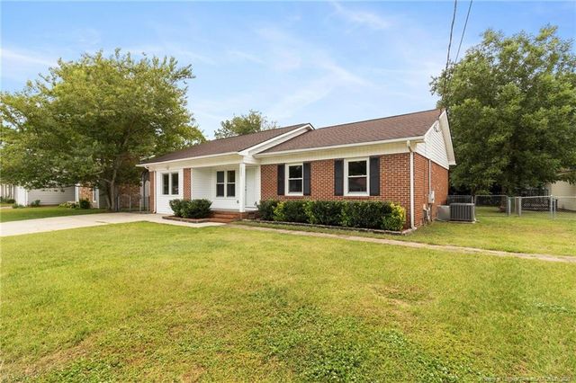 5889 Hunting Ridge Road, Hope Mills, NC 28348