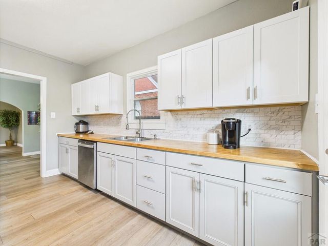 1012 E Abriendo Ave, Pueblo, CO 81004