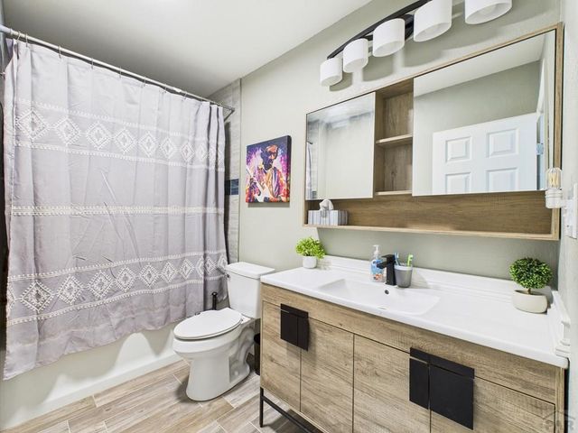 1012 E Abriendo Ave, Pueblo, CO 81004