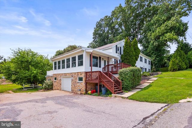 1025 GEBHART RD, Windsor, PA 17366