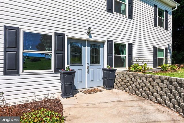 1025 GEBHART RD, Windsor, PA 17366