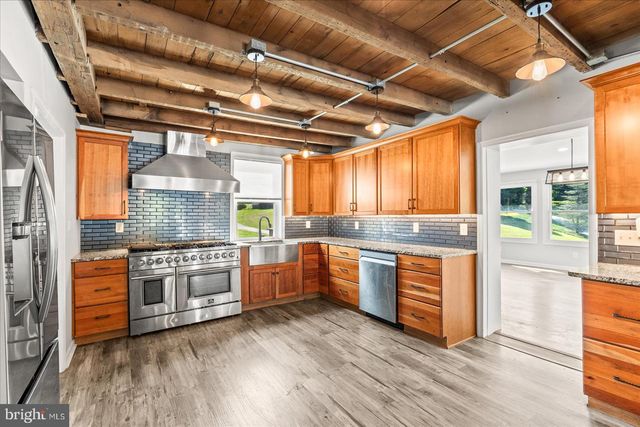 1025 GEBHART RD, Windsor, PA 17366