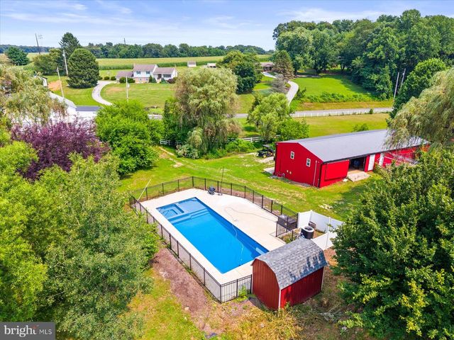 1025 GEBHART RD, Windsor, PA 17366