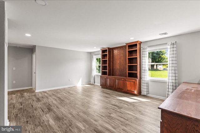 1025 GEBHART RD, Windsor, PA 17366