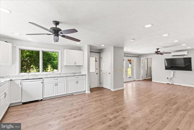 1025 GEBHART RD, Windsor, PA 17366