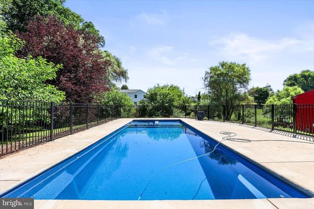 1025 GEBHART RD, Windsor, PA 17366