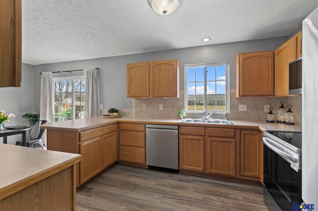 455 Graham Park Drive, Seward, NE 68434