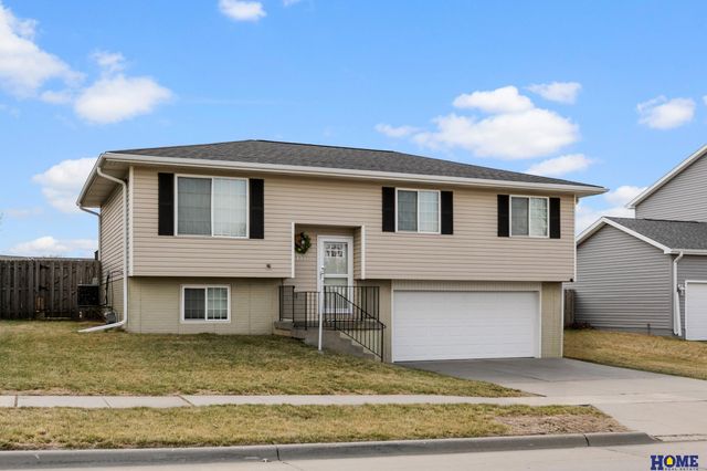 455 Graham Park Drive, Seward, NE 68434