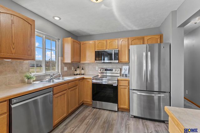 455 Graham Park Drive, Seward, NE 68434