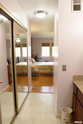 2601 W Willowlake Dr Apt 19, Peoria, IL 61614