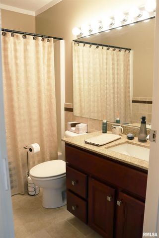 2601 W Willowlake Dr Apt 19, Peoria, IL 61614