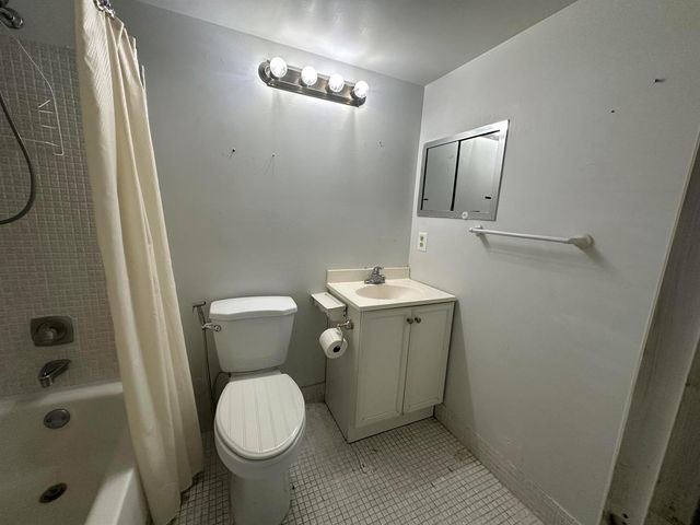 81 Farnham D 81, Deerfield Beach, FL 33442