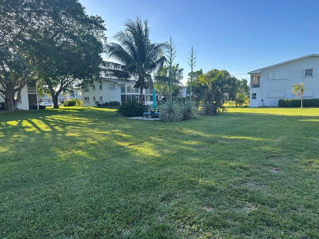 81 Farnham D 81, Deerfield Beach, FL 33442