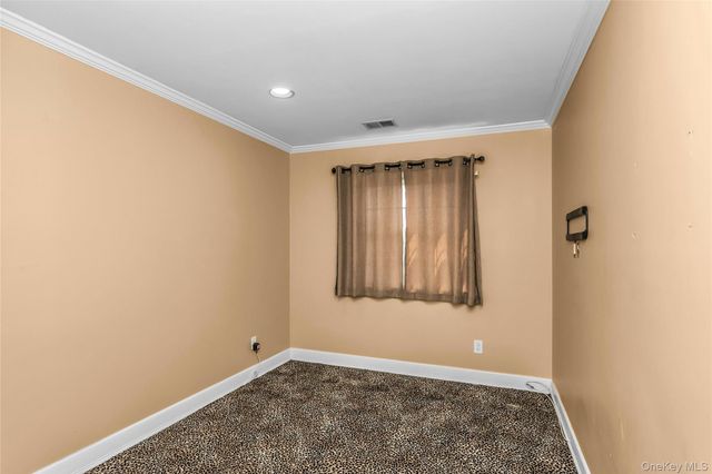 104 W Woodlake Drive, Woodbury, NY 11797
