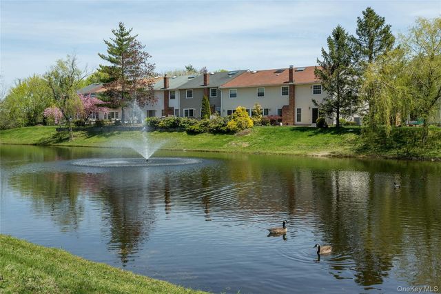 104 W Woodlake Drive, Woodbury, NY 11797